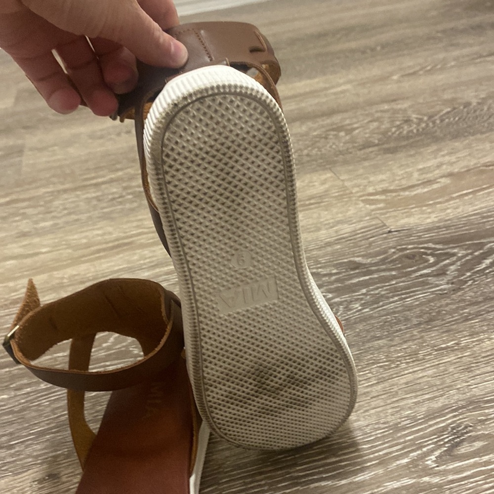MIA Platforms - Picture 4 of 4